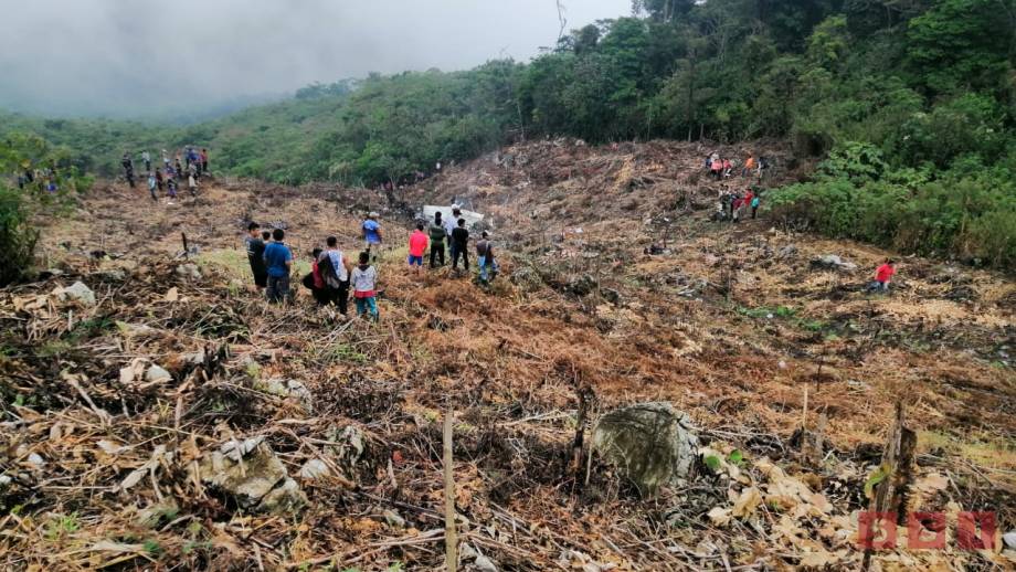 Habitantes de la comunidad Lote 8 dieron el reporte a las autoridades, ya que tras el estruendo por la caída de la aeronave, notaron la presencia de humo.