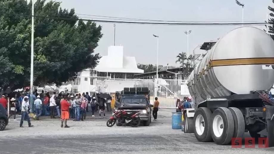 MAESTROS toman planta de PEMEX en Chiapas; podría haber desabasto de combustible Susana Solis Informa