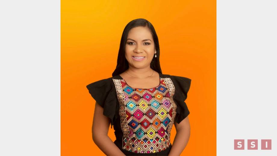 LLAMA Karla Muñoz a votar este 2 de junio - Susana Solis Informa