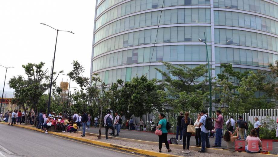 PROTESTA la burocracia de Chiapas; pide 20 por ciento de aumento salarial Susana Solis Informa