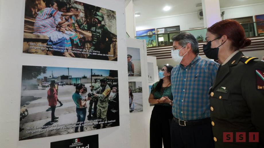 Inaugura alcalde Carlos Morales Vázquez la exposición Fotográfica militar - Susana Solis Informa