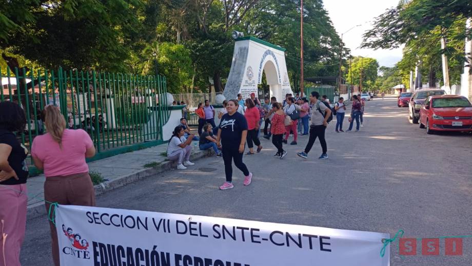 PROTESTAN maestros de la Sección 7 por cadena de cambios arbitraria - Susana Solis Informa