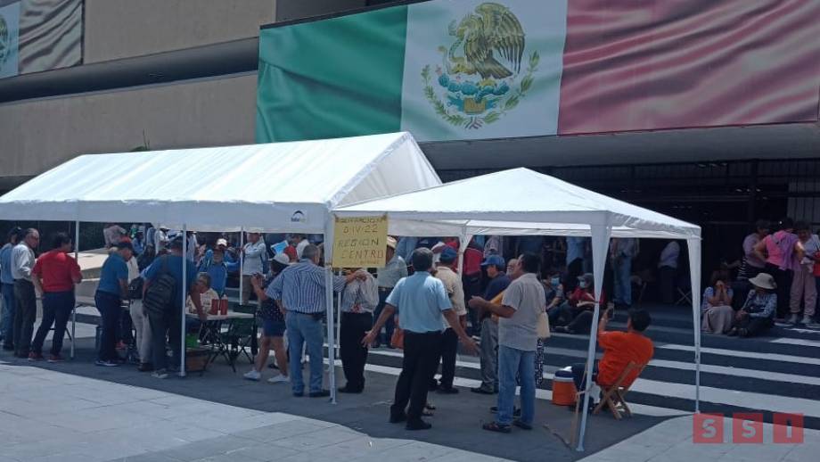 INSTALAN huelga de hambre por falta de pago de bonos a jubilados y pensionados - Susana Solis Informa