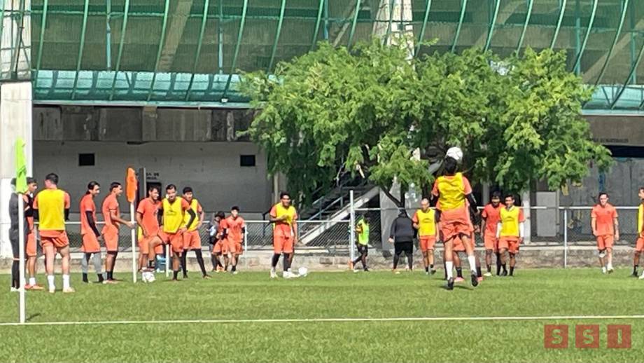 LISTO JAGUARES FC PARA DEBUTAR EL PRÓXIMO FIN DE SEMANA EN LA LIGA PREMIER Susana Solis Informa