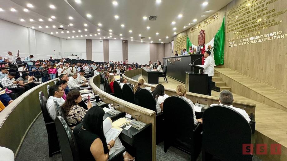 Mano negra en sesiones legislativas. Filo y Sofía por : Mary Jose Díaz - Susana Solis Informa