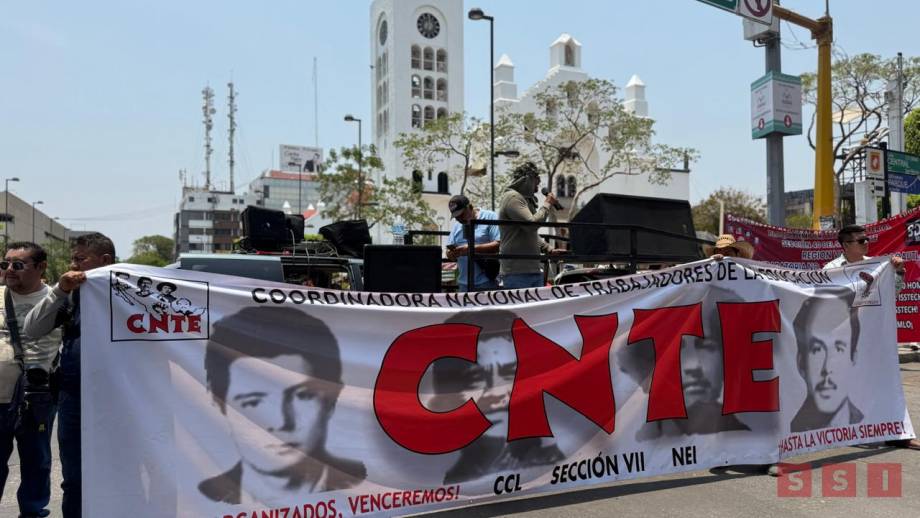 Marchan maestros de la Sección VII y 40 en Chiapas en el Día del Maestro; sus demandas son federales - Susana Solis Informa