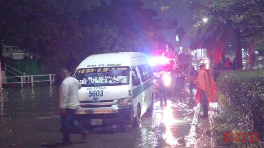 Lluvias dejan incidentes y encharcamientos en Tuxtla Gutiérrez; se desborda arroyo en Cerro Hueco - Susana Solis Informa