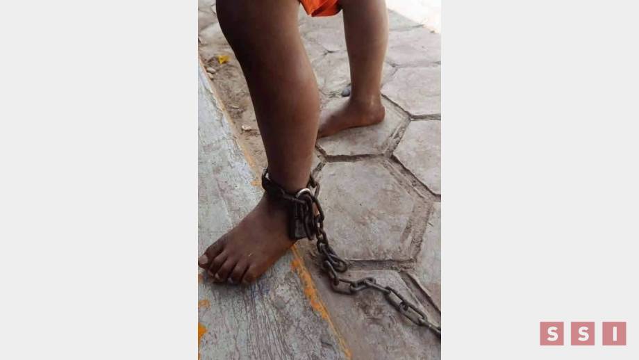 Niño con una cadena en el tobillo alerta por posible caso de maltrato en Ocosingo en Chiapas - Susana Solis Informa